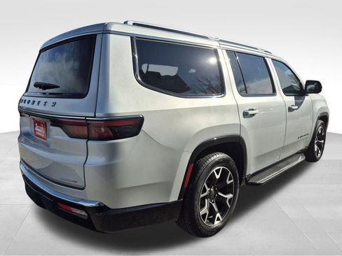 Used 2024 Jeep Wagoneer Series III image 11