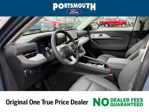 New 2026 Ford Explorer Active w/ Active Comfort Package image 3