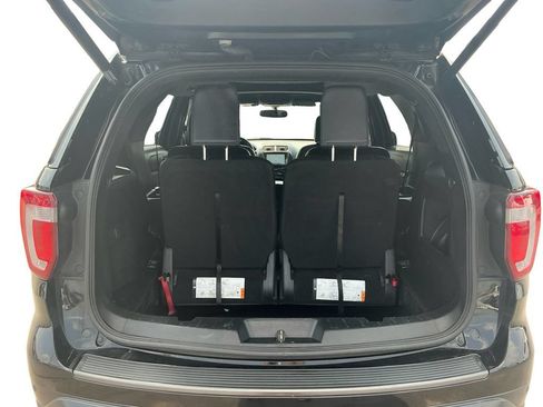 Used 2018 Ford Explorer XLT w/ Equipment Group 202A FWD image 24