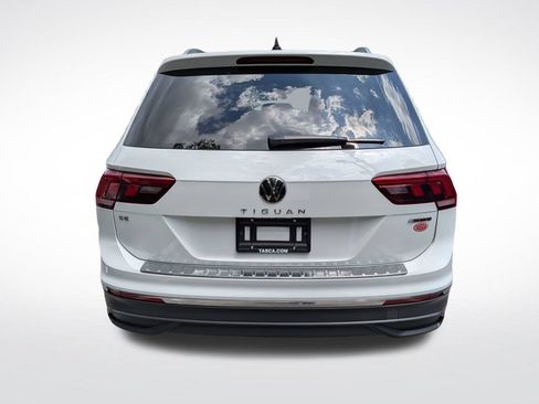 Used 2024 Volkswagen Tiguan SE AWD/4WD image 4