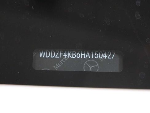 Used 2017 Mercedes-Benz E 300 4MATIC image 41