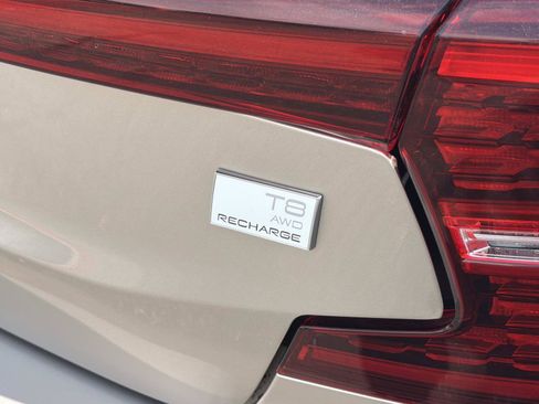 Certified 2023 Volvo S60 T8 Plus w/ Climate Package AWD/4WD image 28