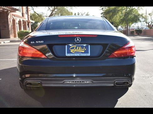 Used 2015 Mercedes-Benz SL 550 w/ Driver Assistance Package image 16