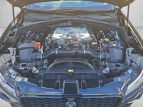 Certified 2024 Jaguar F-PACE SVR image 30