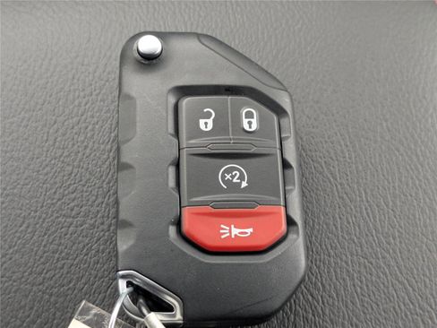 New 2025 Jeep Wrangler Unlimited Rubicon image 30