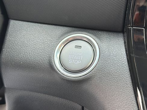 Used 2022 Hyundai Ioniq SE image 12