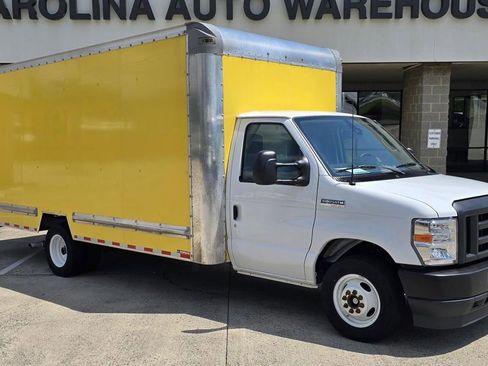 Used 2023 Ford E-350 and Econoline 350 Super Duty w/ Driver's Safety Package image 2