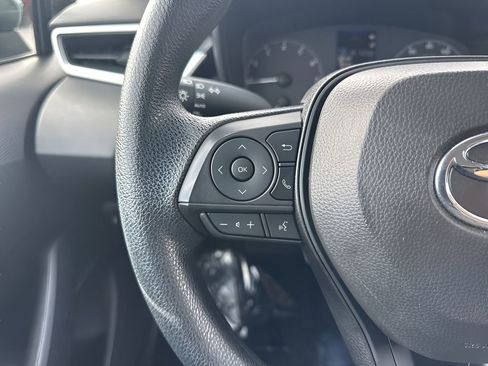 Used 2025 Toyota Corolla LE image 13