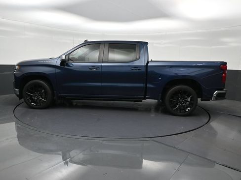Used 2022 Chevrolet Silverado 1500 LT RWD image 2