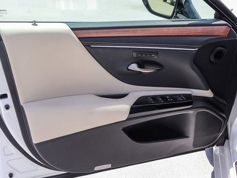 Used 2025 Lexus ES 350 w/ Premium Package FWD image 24