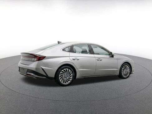Used 2025 Hyundai Sonata SEL FWD image 8
