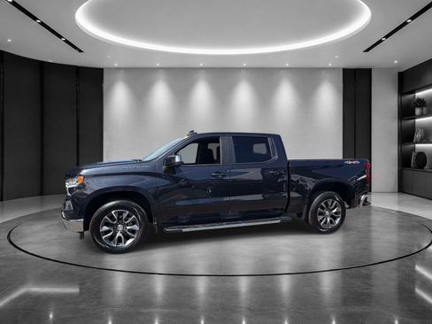 Used 2023 Chevrolet Silverado 1500 LT AWD/4WD image 3