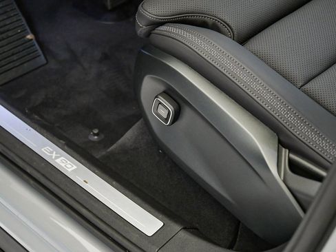 New 2025 Volvo EX90 Ultra w/ Protection Package Premier image 27