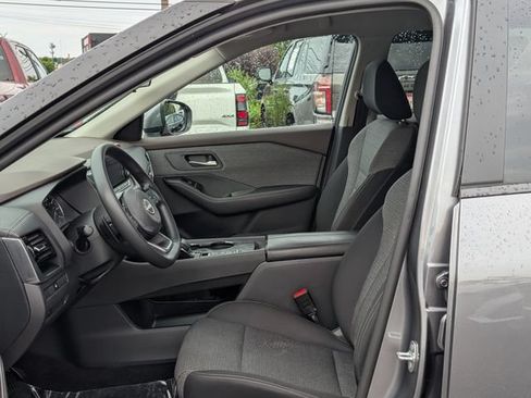 Used 2023 Nissan Rogue SV FWD image 12
