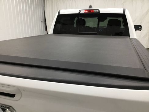Used 2024 RAM 1500 Laramie AWD/4WD image 17