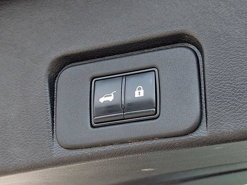 Used 2021 Nissan Rogue Platinum AWD/4WD image 34