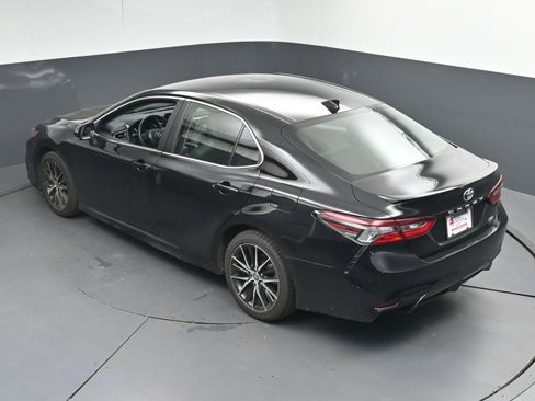 Used 2024 Toyota Camry SE w/ Convenience Package image 37