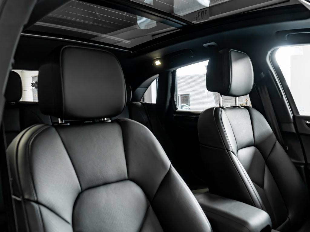 Certified 2026 Porsche Macan AWD/4WD image 30