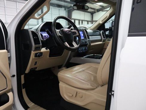 Used 2020 Ford F250 Lariat w/ Lariat Value Package AWD/4WD image 34