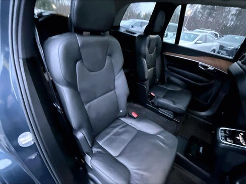 Certified 2024 Volvo XC90 B6 Plus w/ Protection Package Premier image 18