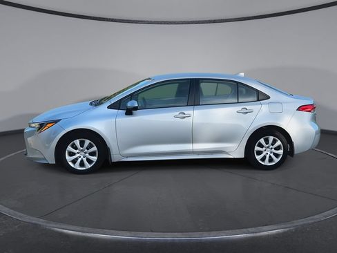 Used 2025 Toyota Corolla LE FWD image 5