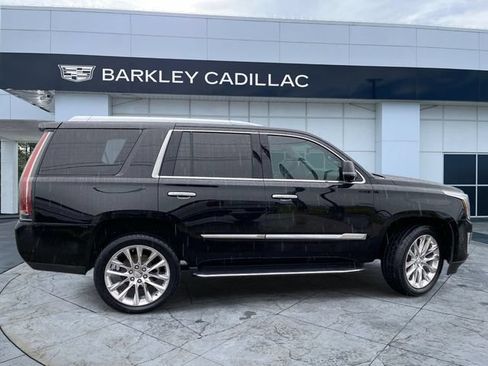 Used 2019 Cadillac Escalade Premium Luxury RWD image 2