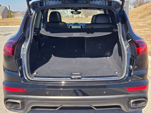 Used 2018 Porsche Cayenne image 15