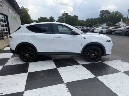 Used 2023 Dodge Hornet GT w/ GT Blacktop Package AWD/4WD image 5