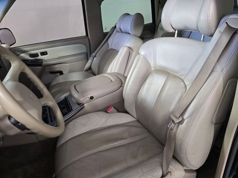 Used 2002 GMC Yukon Denali AWD/4WD image 26