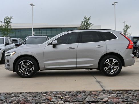 Used 2022 Volvo XC60 B5 Momentum w/ Protection Package Premier FWD image 6