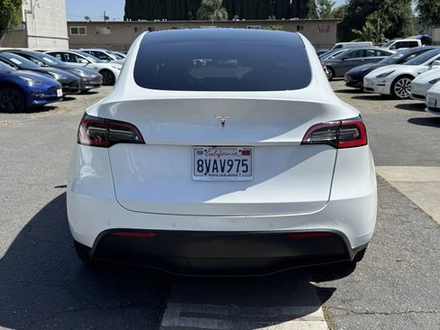 Used 2021 Tesla Model Y 2WD image 3