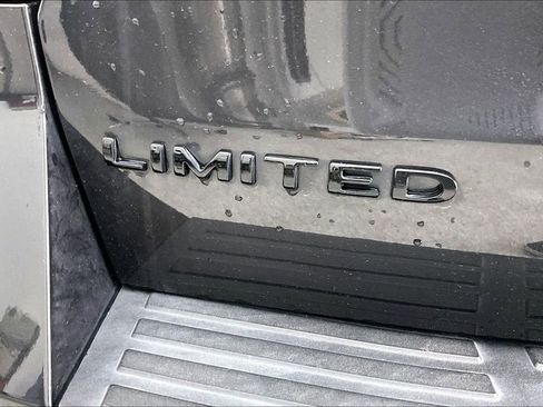 Used 2023 Ford Expedition Limited image 40