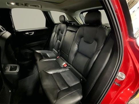 Certified 2024 Volvo XC60 B5 Core image 26