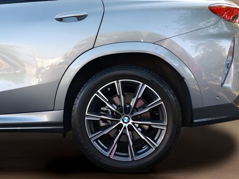 Used 2025 BMW X6 xDrive40i AWD/4WD image 8