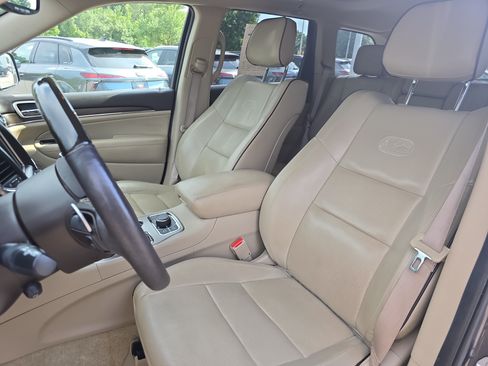 Used 2017 Jeep Grand Cherokee Overland AWD/4WD image 14