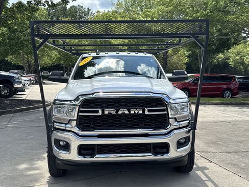 Used 2022 RAM 4500 Tradesman w/ Chrome Appearance Group AWD/4WD image 2