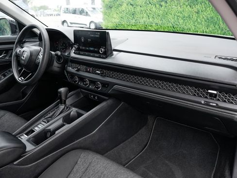 Used 2025 Honda Accord SE image 37