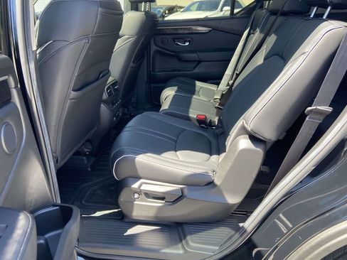 Used 2025 Honda Pilot Elite image 13