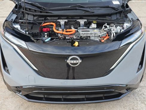 Used 2023 Nissan Ariya FWD image 7