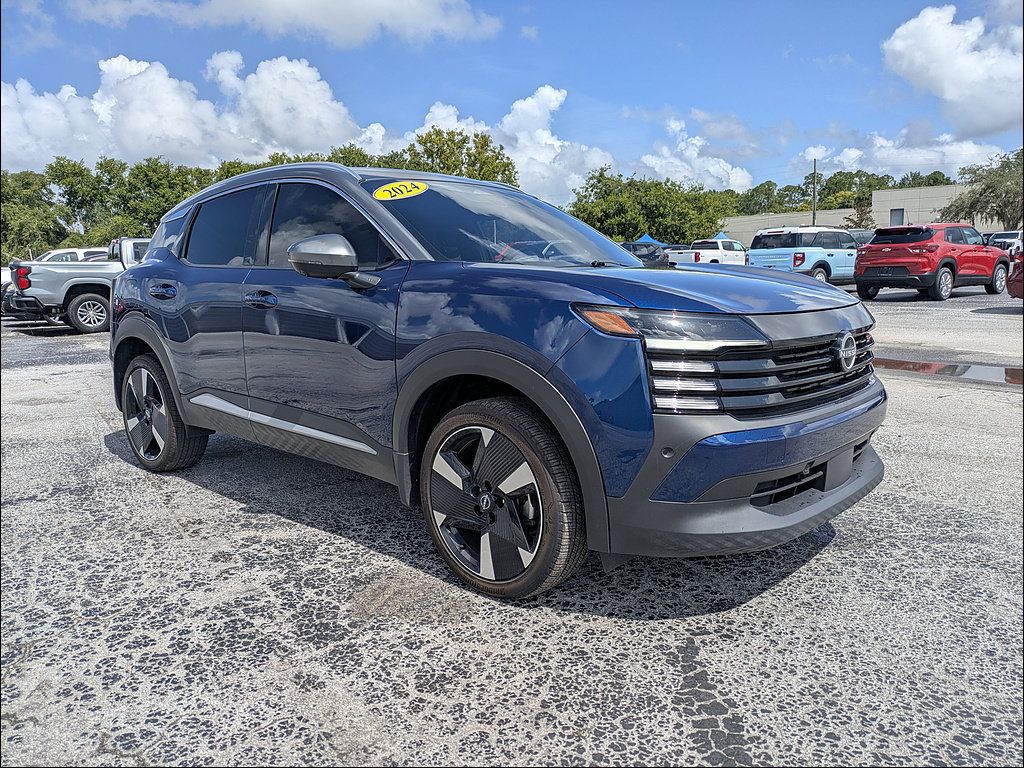 Used 2025 Nissan Kicks SR FWD image 2