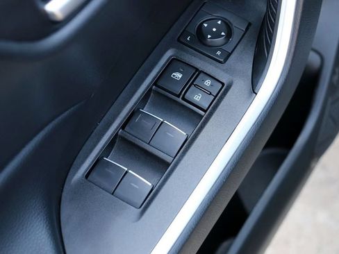 Used 2025 Toyota RAV4 XLE AWD/4WD image 16