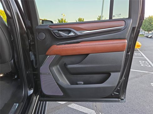 Used 2023 GMC Yukon XL Denali Ultimate AWD/4WD image 30