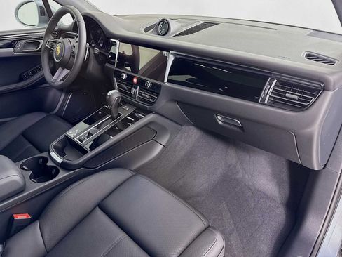 New 2026 Porsche Macan AWD/4WD image 30