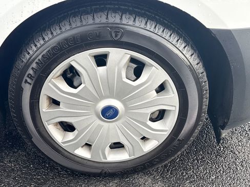 Used 2023 Ford Transit Connect XL image 9