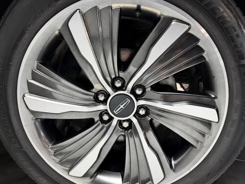 Used 2019 Lincoln Navigator L Reserve AWD/4WD image 8