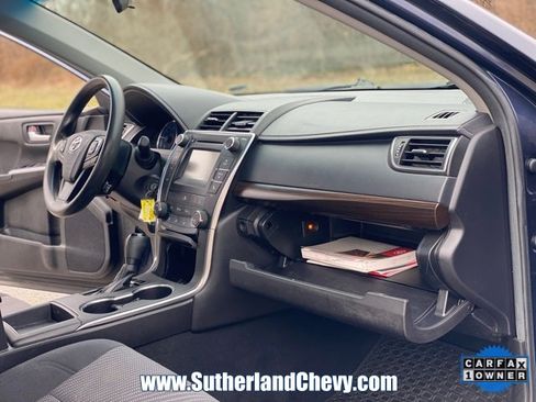 Used 2016 Toyota Camry LE image 17