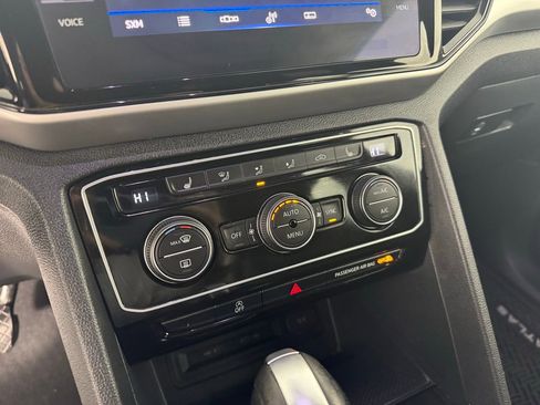 Used 2022 Volkswagen Atlas Cross Sport SE image 14