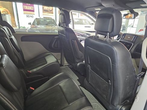 Used 2019 Dodge Grand Caravan SXT image 27