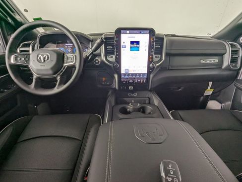 New 2026 RAM 2500 Laramie AWD/4WD image 16