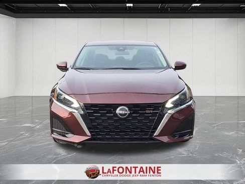 Used 2023 Nissan Altima 2.5 SV FWD image 8